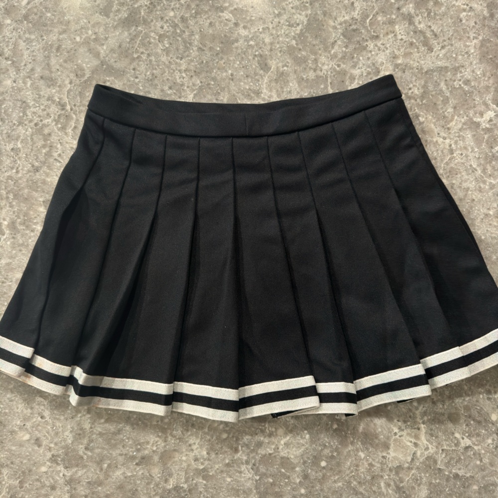 Cheerleading Skirt Black / White